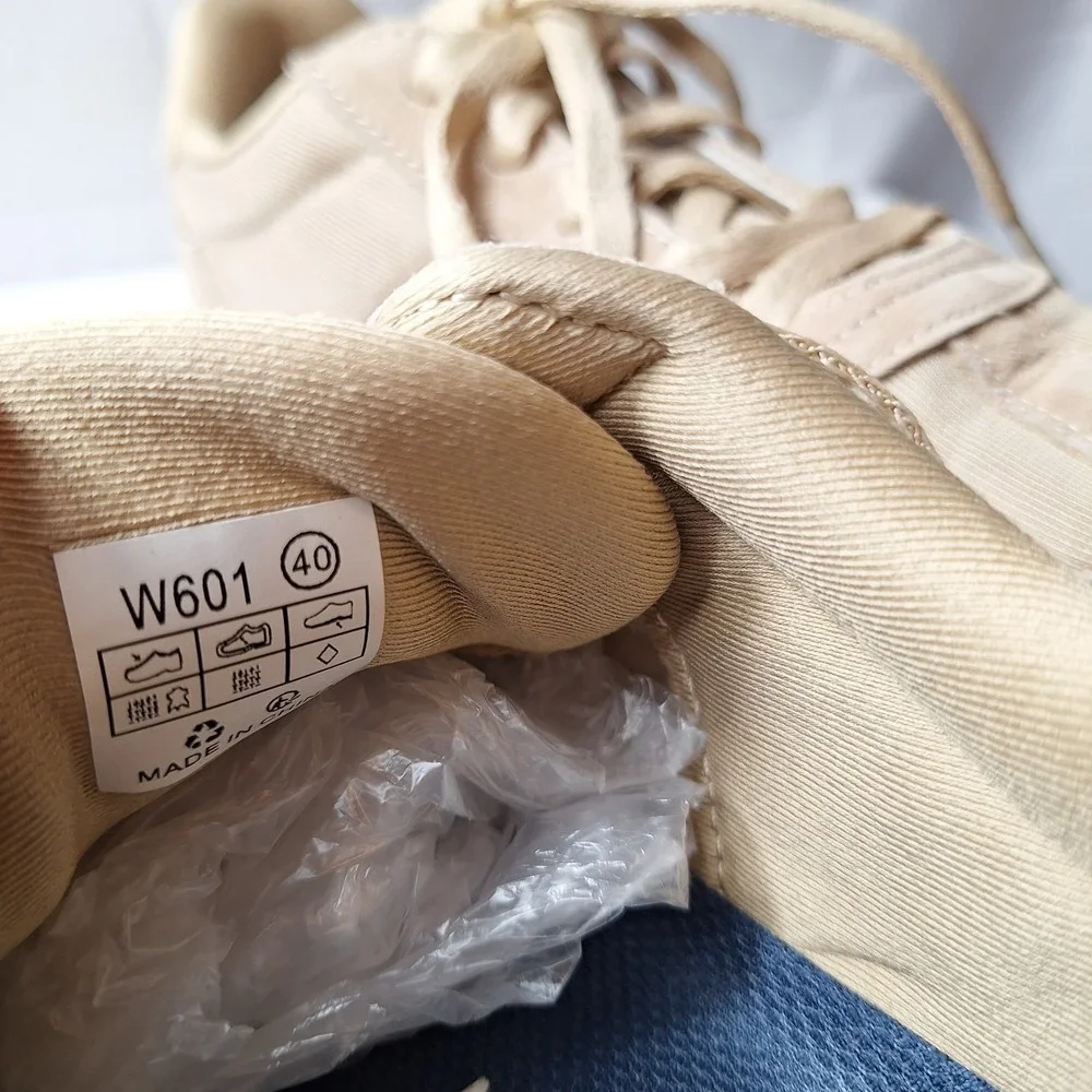 WHITIN wide toe
